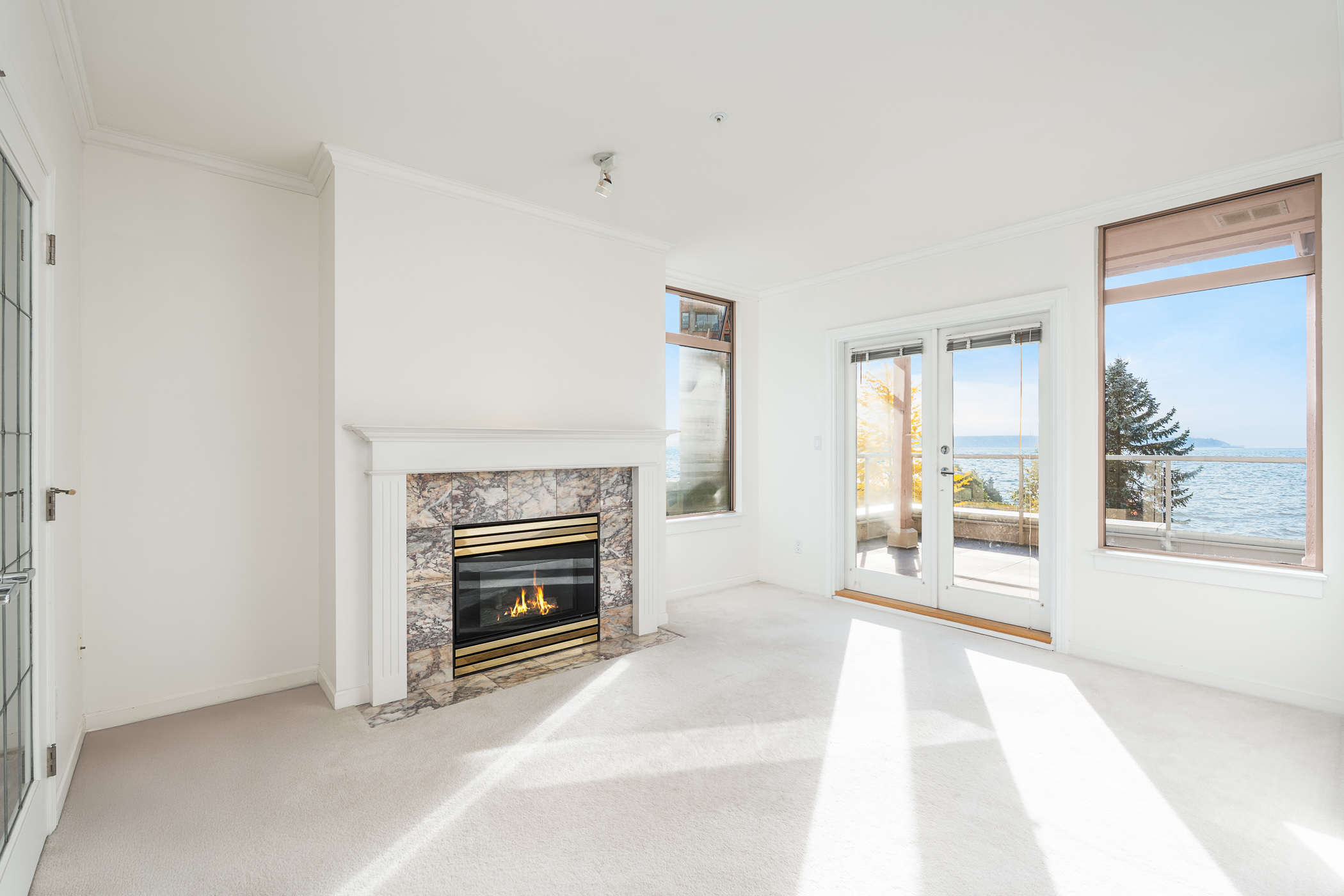 #302 - 2271 Bellevue Avenue